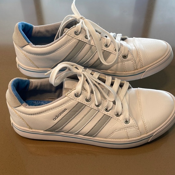 Adidas size 7 - great preowned condition. (SB 1) - Picture 2 of 8